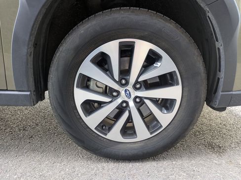 Used 2025 Subaru Outback Premium image 29