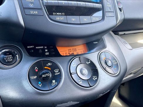 Used 2011 Toyota RAV4 Limited w/ Limited Extra Value Pkg FWD image 32