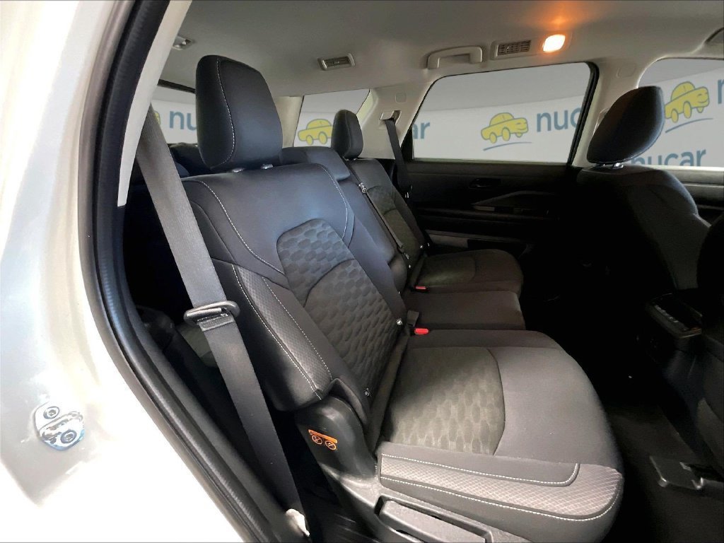 Certified 2024 Nissan Pathfinder SV w/ Lighting Package (N92) AWD/4WD image 16