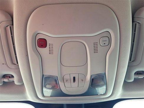 Used 2020 Jeep Renegade Altitude image 20