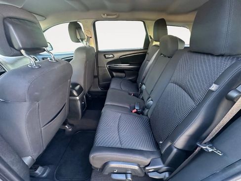 Used 2018 Dodge Journey SE w/ Blacktop Package image 12