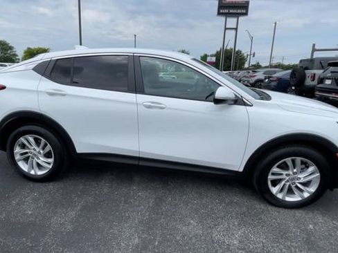 Used 2024 Buick Envista Preferred w/ Convenience I Package FWD image 3