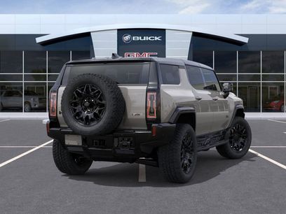 New 2026 GMC Hummer EV SUV w/ LPO, Dark Essentials Package