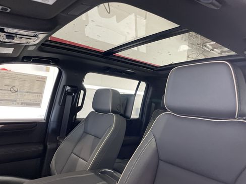 New 2026 GMC Yukon XL Elevation w/ Elevation Premium Package image 16