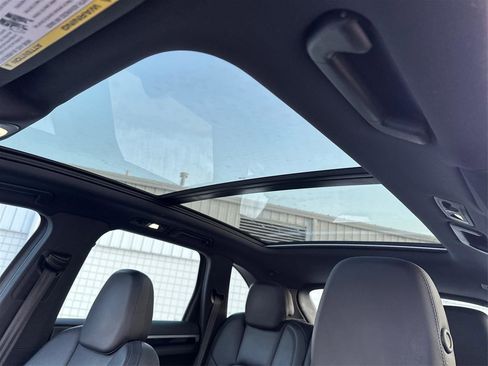 Used 2016 Porsche Cayenne S image 21