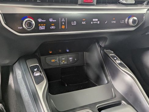 New 2026 Kia Sorento S FWD image 22
