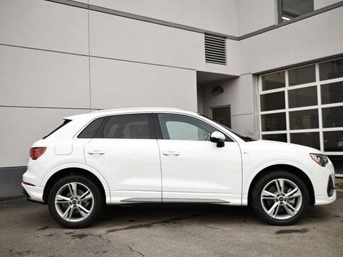 Used 2022 Audi Q3 2.0T Premium w/ Convenience Package image 4