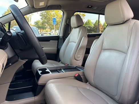 Certified 2023 Honda Odyssey Touring image 5