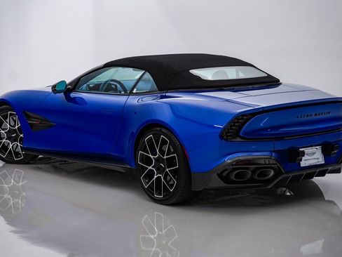 Used 2026 Aston Martin Vanquish Convertible RWD image 8