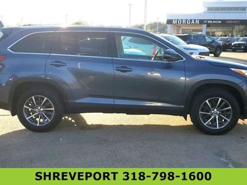 Used 2019 Toyota Highlander XLE FWD image 11