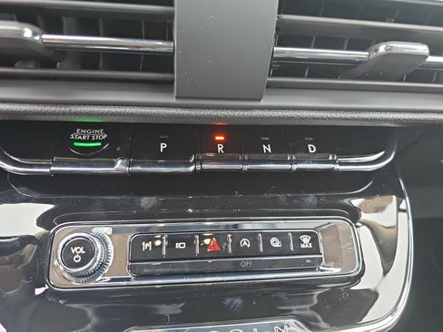 New 2026 Lincoln Corsair Premiere image 24