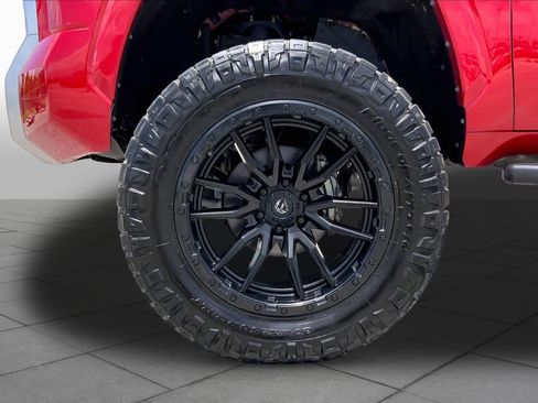 Used 2024 Toyota Tundra Limited w/ Power Package AWD/4WD image 11
