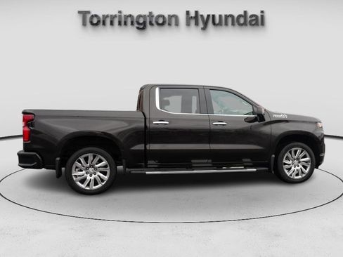 Used 2019 Chevrolet Silverado 1500 High Country w/ High Country Premium Package image 8