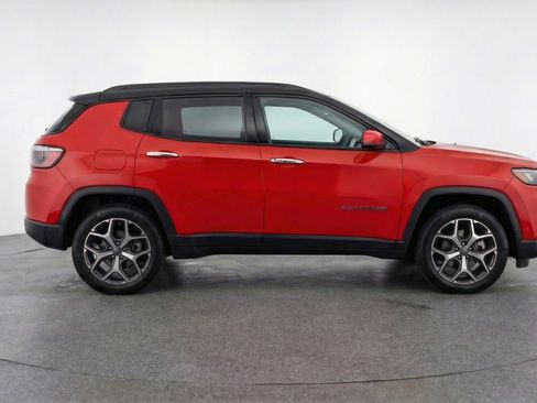 Used 2025 Jeep Compass Limited AWD/4WD image 11