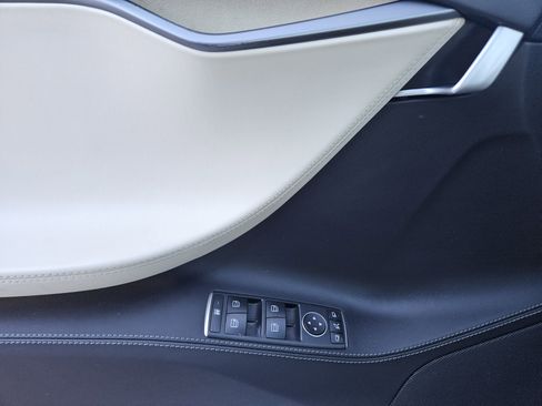 Used 2019 Tesla Model S Standard Range image 22