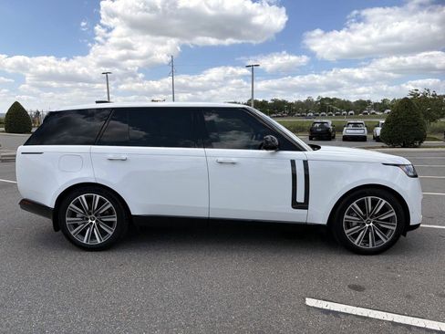 Used 2025 Land Rover Range Rover Long Wheelbase SE AWD/4WD image 6