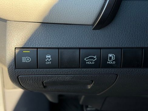 Used 2022 Toyota Camry LE image 20