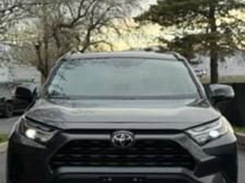Used 2025 Toyota RAV4 XLE AWD/4WD image 3
