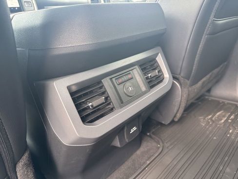 Used 2025 Ford F350 Lariat w/ Lariat Ultimate Package AWD/4WD image 38