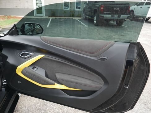 Used 2020 Chevrolet Camaro ZL1 RWD image 68