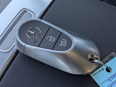 New 2026 Mercedes-Benz GLC 300 image 31