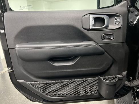 Used 2022 Jeep Wrangler Unlimited Sahara image 22