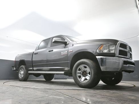 Used 2018 RAM 2500 Tradesman w/ Chrome Appearance Group image 25