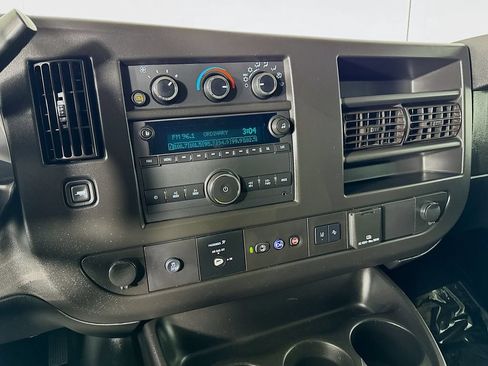 Used 2021 Chevrolet Express 3500 w/ Driver Convenience Package RWD image 10