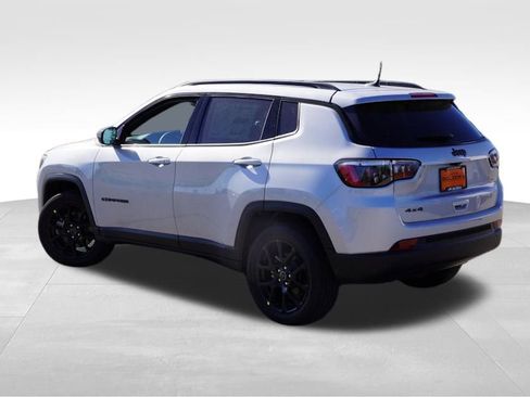New 2025 Jeep Compass Latitude w/ Sun & Sound Group image 5