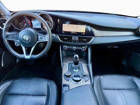 Used 2018 Alfa Romeo Giulia Ti image 10