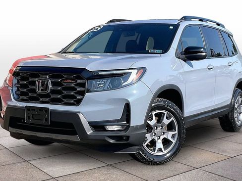 Used 2023 Honda Passport TrailSport image 2