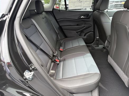 New 2026 Chevrolet Trax LT w/ LT Convenience Package FWD image 15