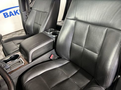 Used 2013 Lincoln Navigator 4WD image 19