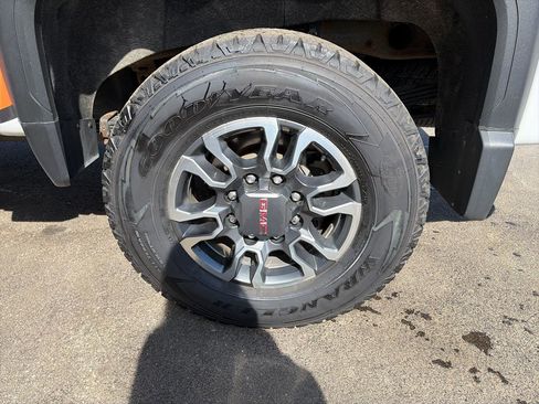 Used 2021 GMC Sierra 2500 SLE w/ SLE Value Package; image 18