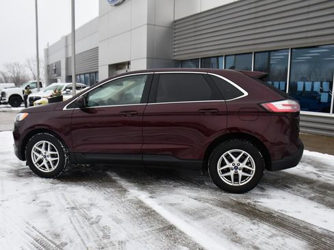 Used 2022 Ford Edge SEL w/ Convenience Package image 3