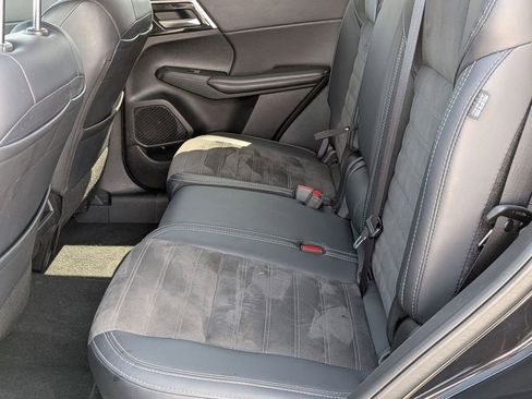 Used 2024 Mitsubishi Outlander SE AWD/4WD image 25