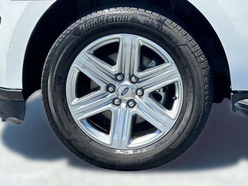 Used 2019 Ford Expedition XLT w/ Equipment Group 202A RWD image 11