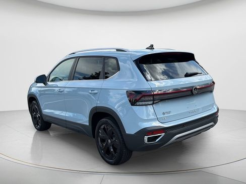 New 2026 Volkswagen Taos SE FWD image 7
