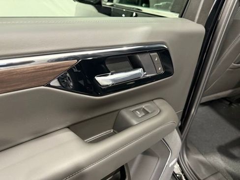 New 2026 Chevrolet Suburban LT w/ Comfort Package image 21