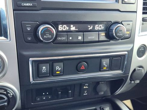 Used 2017 Nissan Titan PRO-4X image 19