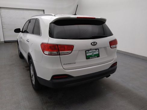 Used 2018 Kia Sorento LX image 6