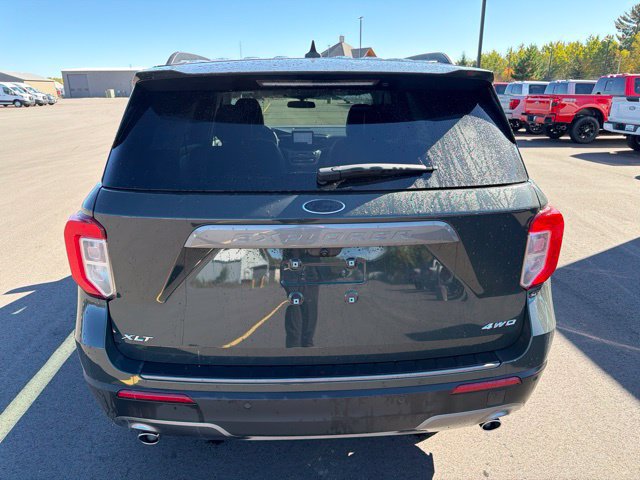 Used 2024 Ford Explorer XLT w/ Equipment Group 202A AWD/4WD image 4