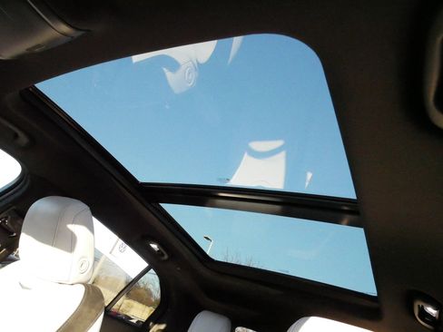 Used 2024 Cadillac XT4 Sport image 31