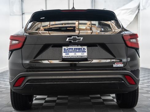 New 2026 Chevrolet Trax RS w/ Sunroof Package FWD image 6