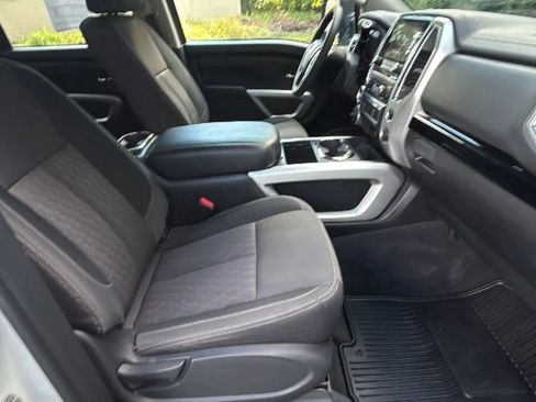 Used 2021 Nissan Titan SV w/ SV Convenience Package image 21