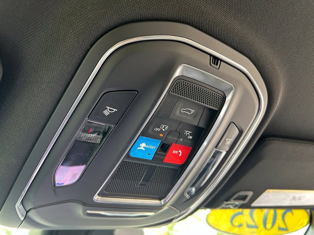 Certified 2025 Jeep Grand Cherokee Limited RWD image 28