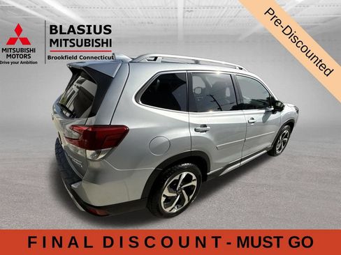 Used 2023 Subaru Forester Touring AWD/4WD image 11