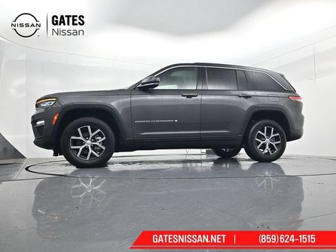 Used 2024 Jeep Grand Cherokee Limited w/ Trailer Tow Package AWD/4WD image 52