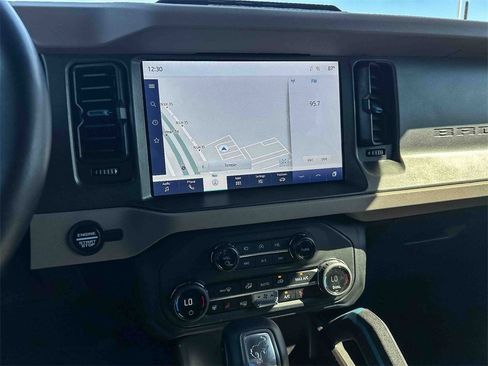 Used 2024 Ford Bronco Wildtrak image 30