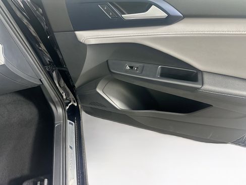 Used 2024 Volkswagen Taos SE image 29